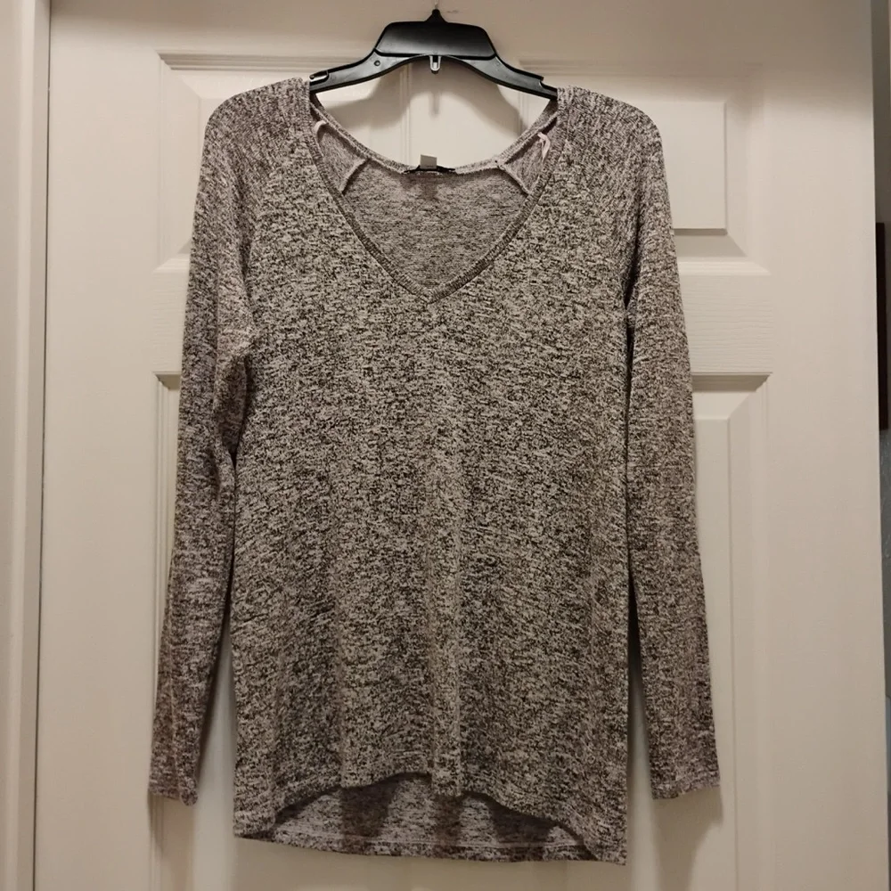 American Eagle Outfitters Women's Gray Knit V Neck Sweater Size S